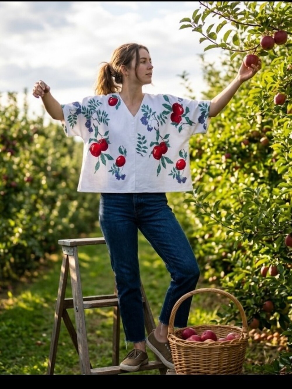 Upcycled Vtg 50s Tablecloth Oversized TOP one Sz Apples Dont Throw It Out